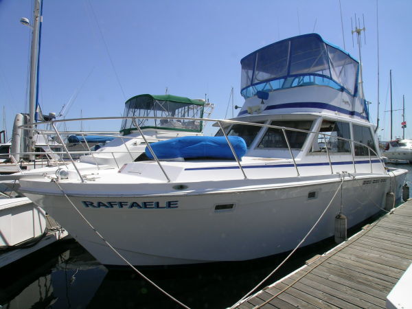 SOLD: 38′ Uniflite Sport Fishing Convertible