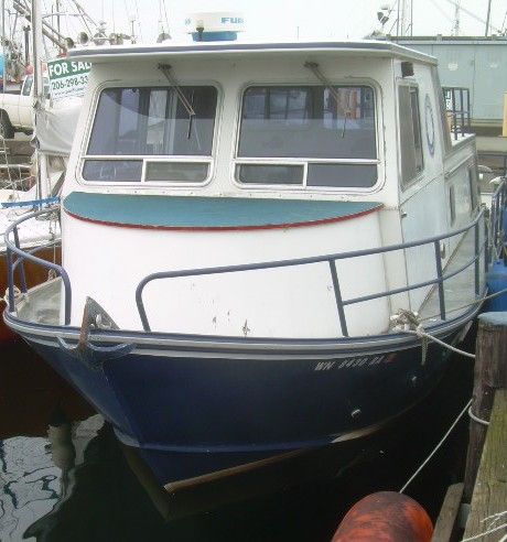 SOLD: 38′ Reynolds Houseboat