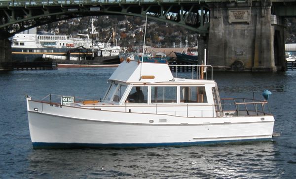 SOLD! 32′ Grand Banks Sedan Trawler – $29,000 – Seattle, WA