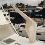 Davit on cabin top w/dingy bed