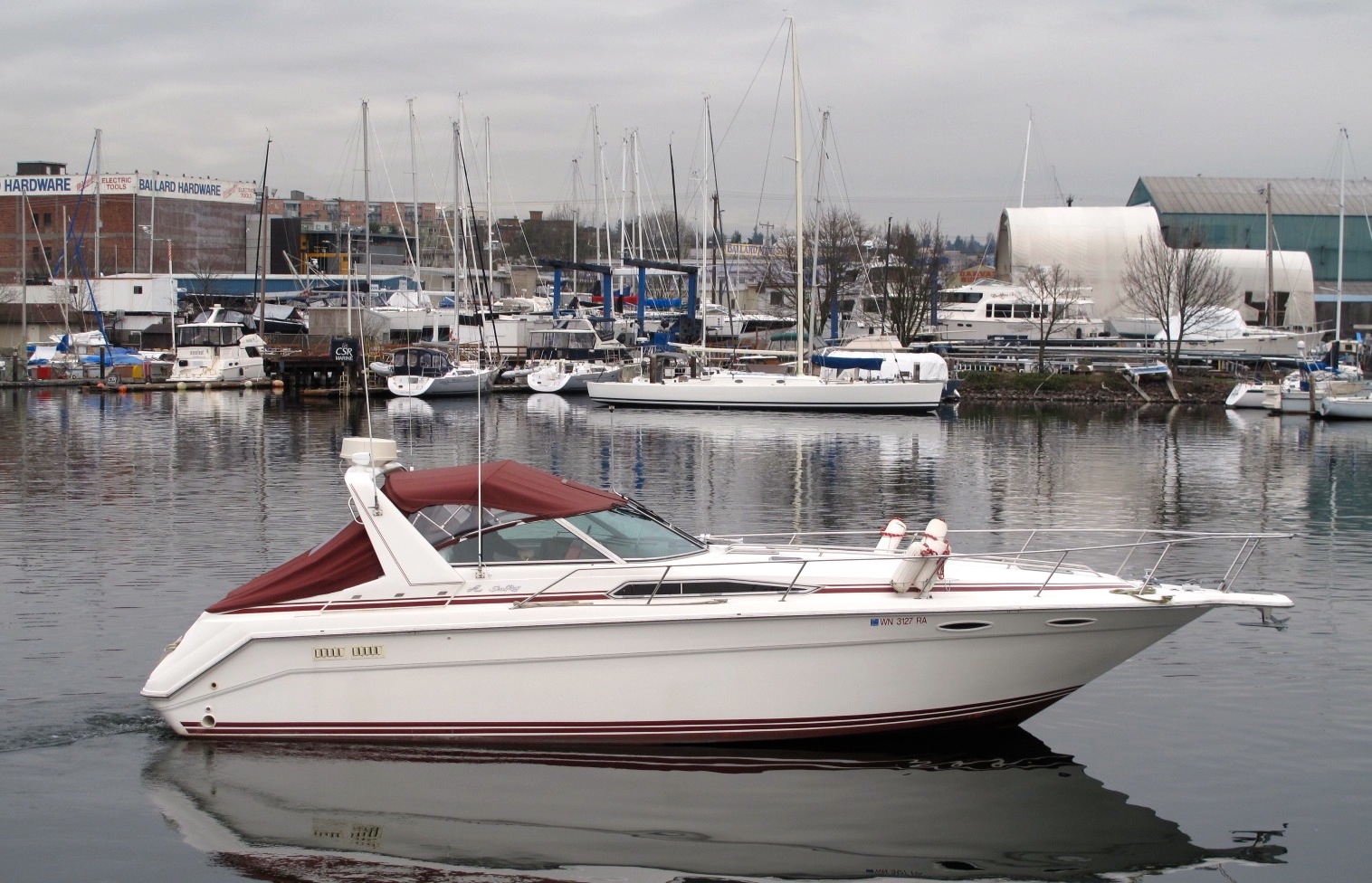 SOLD! – 39′ Sea Ray Sundancer 1990 – $48,750 – Seattle, WA